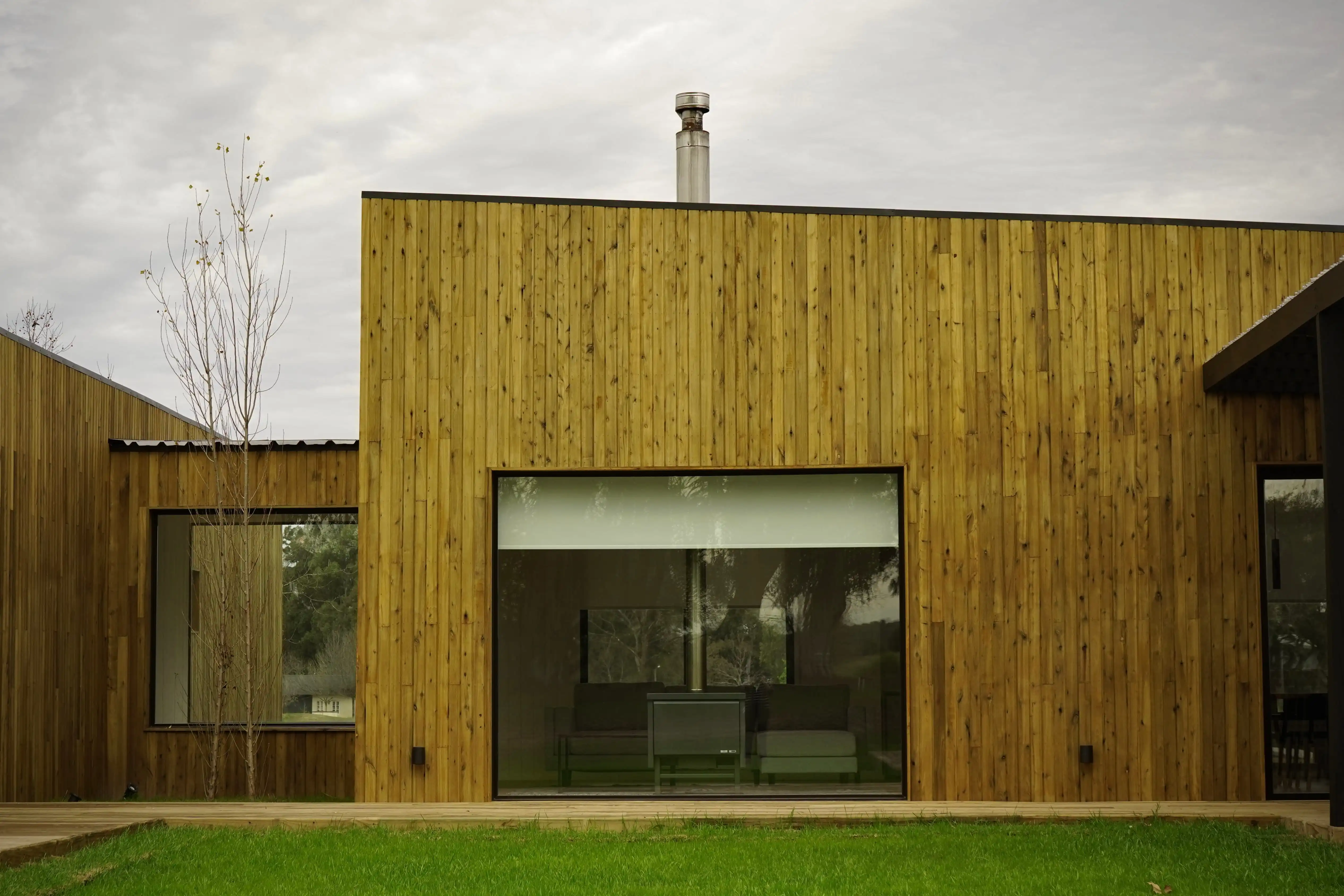 Relocation to Uruguay y vivienda en madera